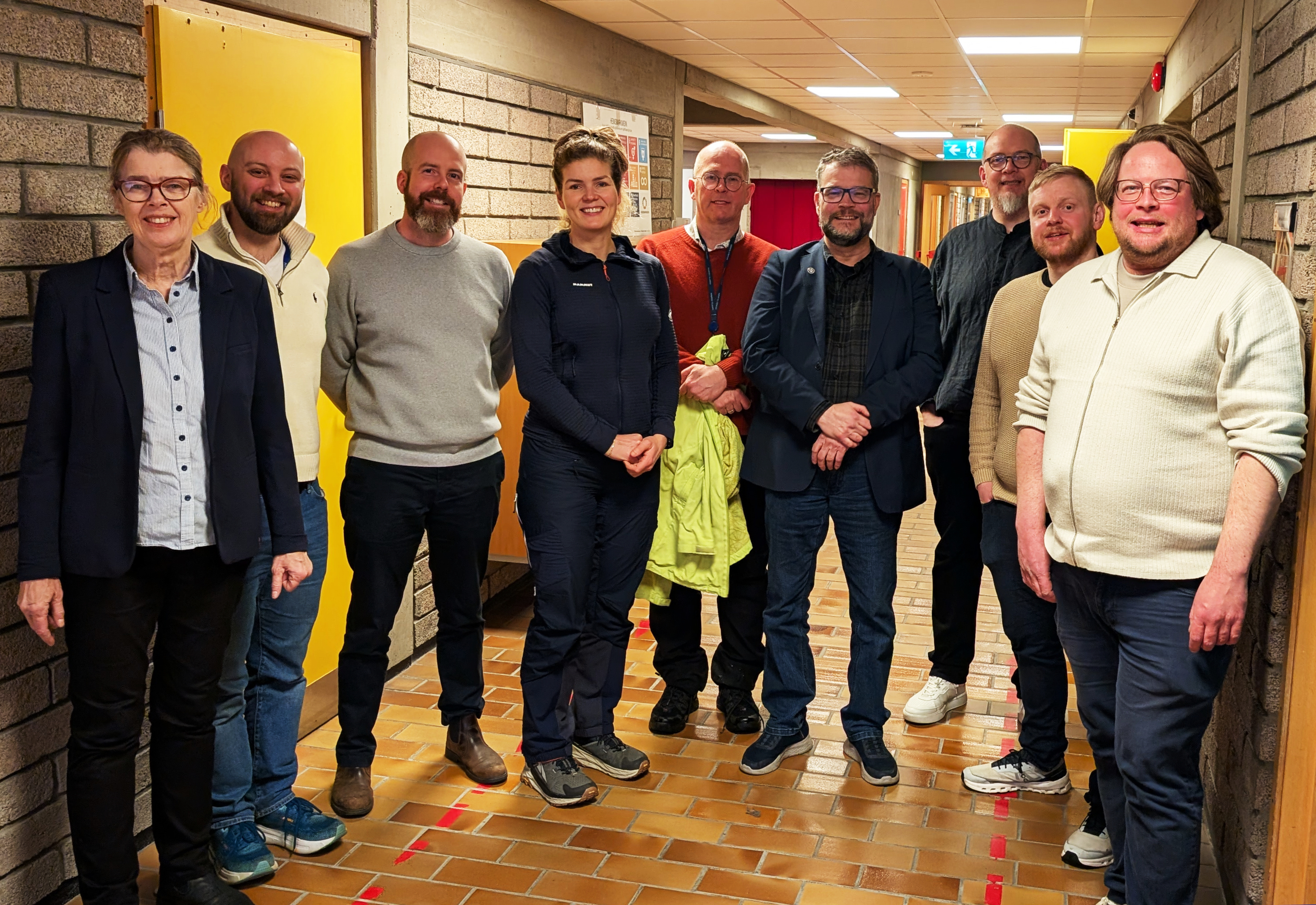 Fundarmenn stilltu sér upp ásamt formanni FÍN fyrir myndatöku